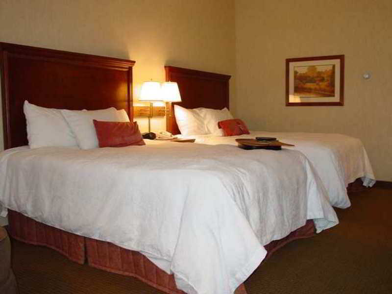 Hampton Inn St. Louis Southwest Fenton Room photo